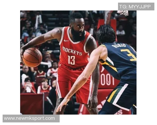 哈登半场表现低迷三分球失准球队外线哑火难以破局